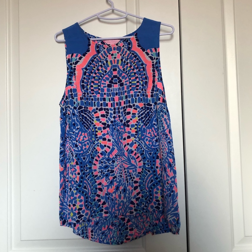 EUC Lilly Pulitzer Tic Tac Tile silk Top size M